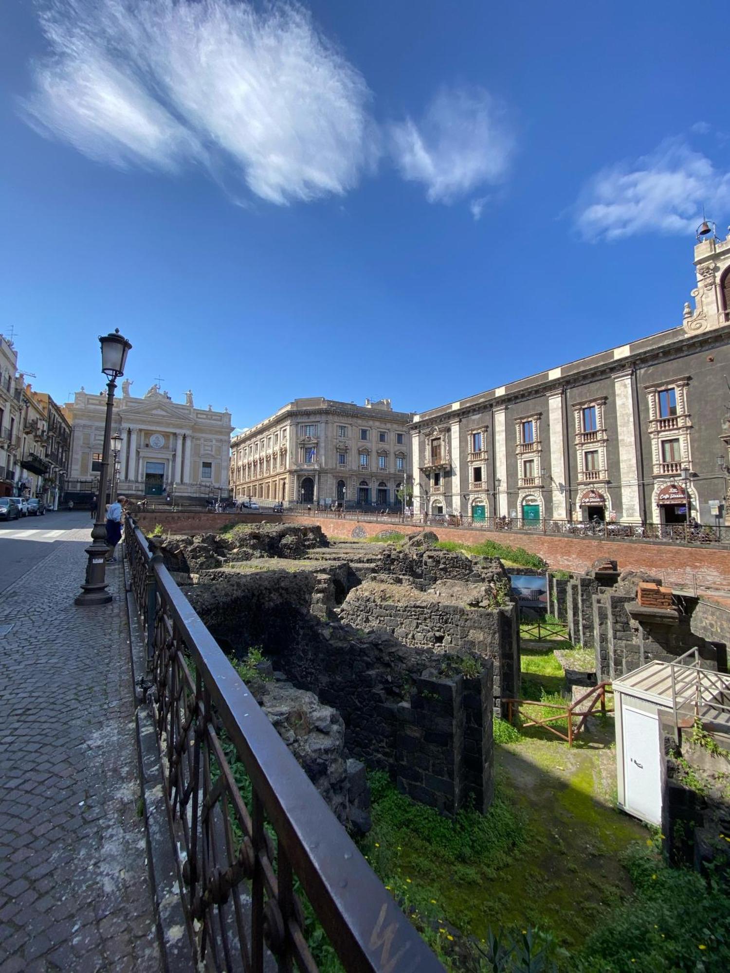 Dimora Dei Minoriti Bed & Breakfast Catania Luaran gambar